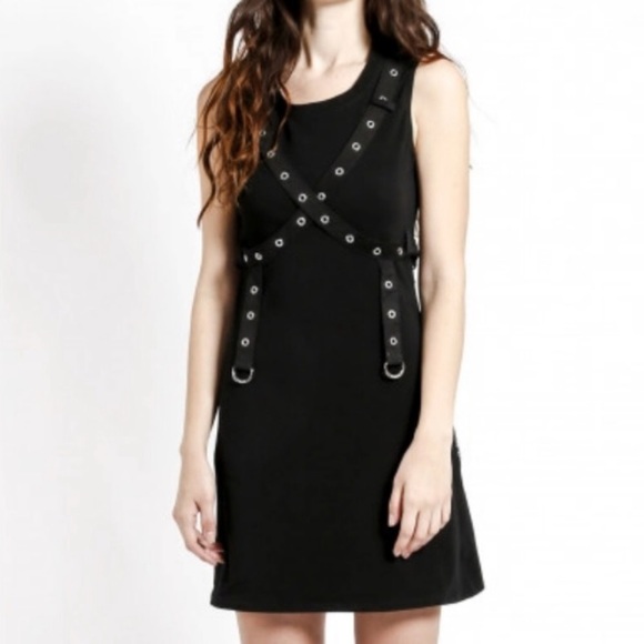 Tripp nyc Dresses & Skirts - Tripp NYC X Black Belted Grommet Dress